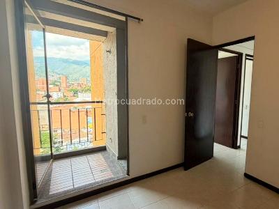 Apartamento de 3 alcobas en venta en Laureles, Medellín, 58 m² · foto 8 de 18