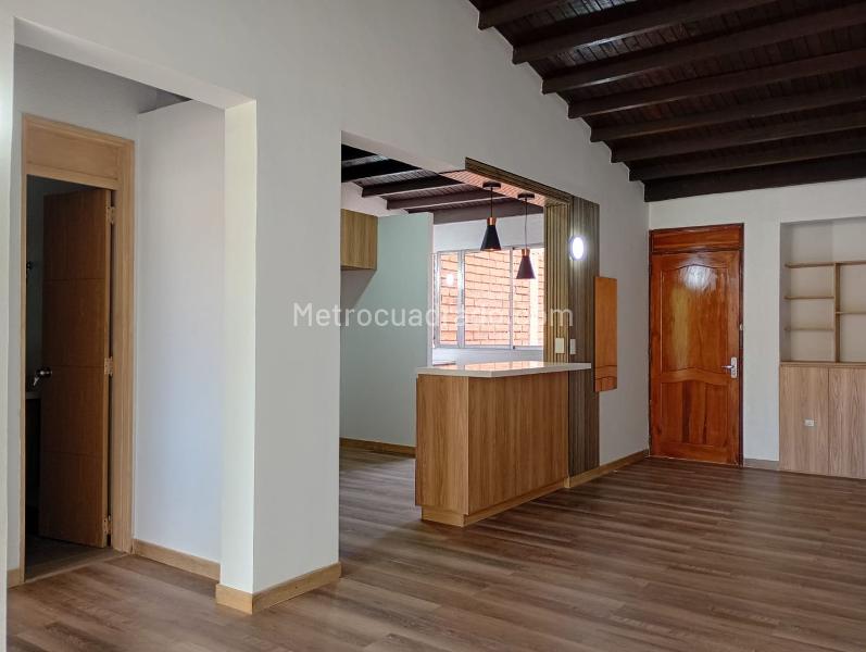Spacious 3BR Apartment in Quiet Residential Area of Laureles - 4