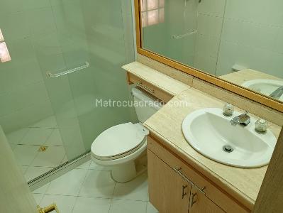 Apartamento de 3 alcobas en venta en Laureles, Medellín, 173 m² · foto 16 de 16