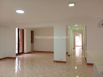 Apartamento de 3 alcobas en venta en Laureles, Medellín, 173 m² · foto 3 de 16