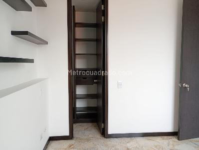 Apartamento de 3 alcobas en venta en Laureles, Medellín, 92 m² · foto 13 de 16