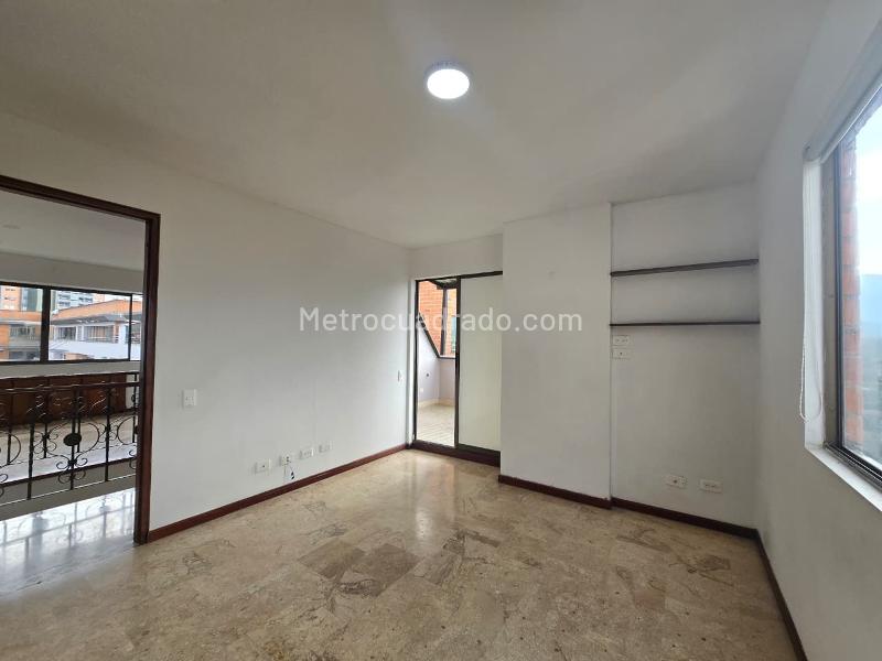 Spacious 3BR Apartment in Exclusive Belen - 9
