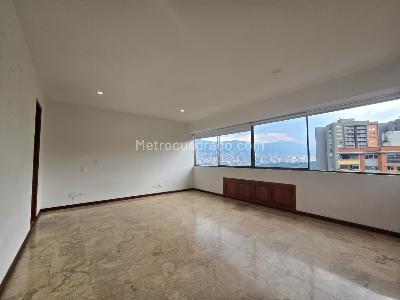 Apartamento de 3 alcobas en venta en Belen, Medellín, 187 m² · foto 10 de 20