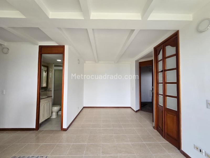 Apartamento de 2 Alcobas en Unidad Cerrada cerca a Vía Principal - 3