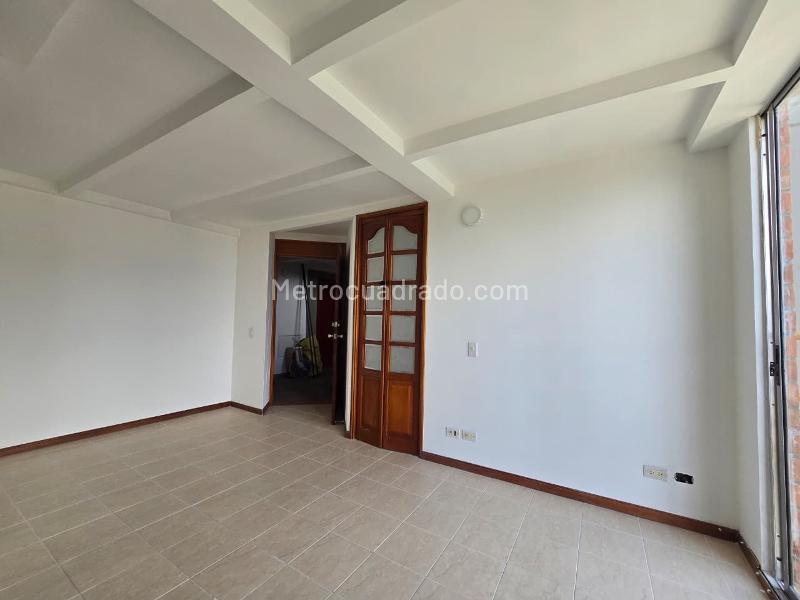 Apartamento de 2 Alcobas en Unidad Cerrada cerca a Vía Principal - 5