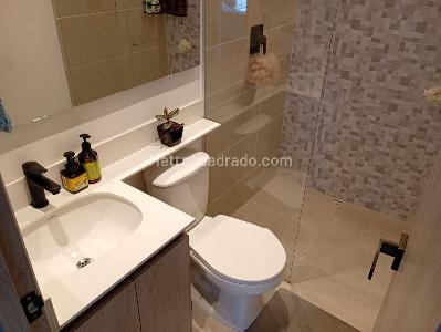 Apartamento de 3 alcobas en venta en Laureles, Medellín, 82 m² · foto 17 de 18