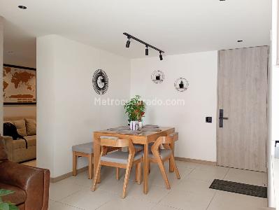 Apartamento de 3 alcobas en venta en Laureles, Medellín, 82 m² · foto 5 de 18