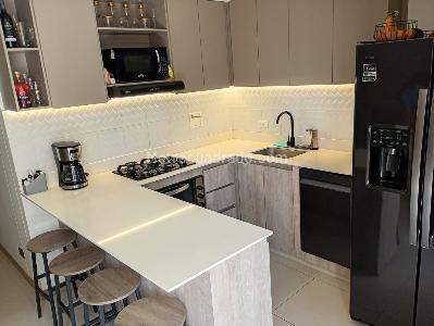 Apartamento de 3 alcobas en venta en Laureles, Medellín, 82 m² · foto 9 de 18