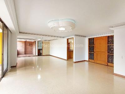 Apartamento de 2 alcobas en venta en Laureles, Medellín, 220 m² · foto 4 de 16