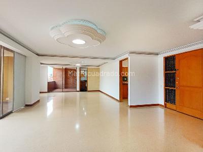 Apartamento de 2 alcobas en venta en Laureles, Medellín, 220 m² · foto 5 de 16