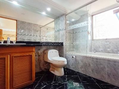 Apartamento de 2 alcobas en venta en Laureles, Medellín, 220 m² · foto 14 de 16