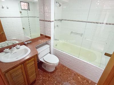 Apartamento de 2 alcobas en venta en Laureles, Medellín, 220 m² · foto 15 de 16
