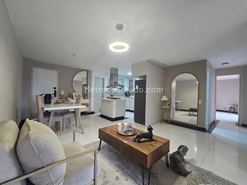 2BR Apartment with Balcony and Parking in Belen