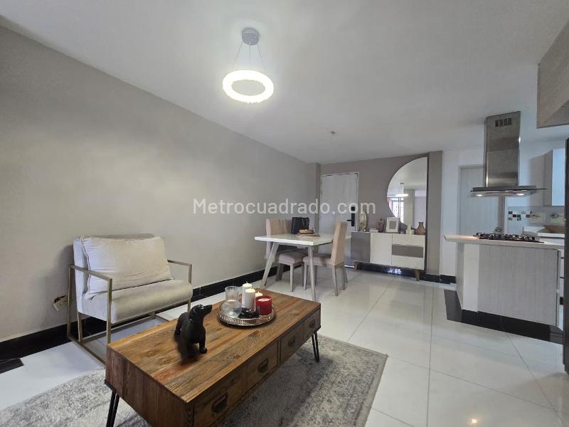 2BR Apartment with Balcony and Parking in Belen - 2