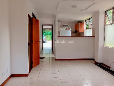 Casa de 3 alcobas en arriendo en Robledo, Medellín, 110 m² · foto 2 de 17