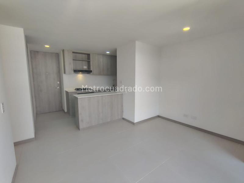 3BR Apartment for Rent in Itagüí with Balcony & Parking - 3