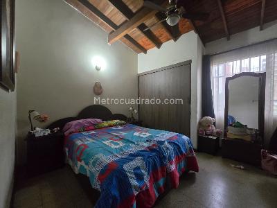 Casa de 5 alcobas en venta en Laureles, Medellín, 603 m² · foto 10 de 15