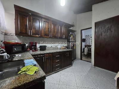 Casa de 5 alcobas en venta en Laureles, Medellín, 603 m² · foto 5 de 15