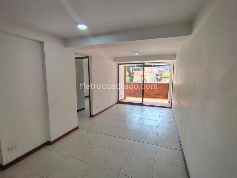 Charming 2BR Apartment in Belen