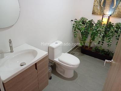 Casa de 5 alcobas en venta en Laureles, Medellín, 200 m² · foto 16 de 17