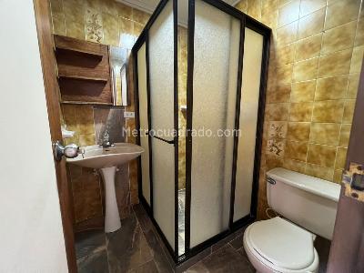 Apartamento de 3 alcobas en arriendo en Laureles, Medellín, 98 m² · foto 17 de 18