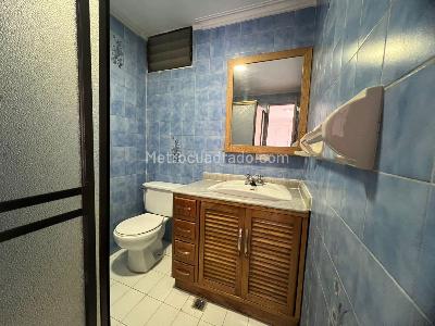 Apartamento de 3 alcobas en arriendo en Laureles, Medellín, 98 m² · foto 18 de 18