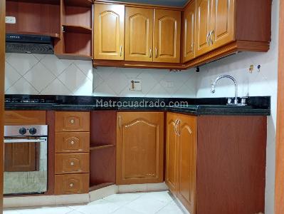 Apartamento de 2 alcobas en arriendo en Laureles, Medellín, 77 m² · foto 6 de 14