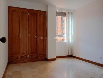 Apartamento de 2 alcobas en arriendo en Laureles, Medellín, 77 m² · foto 8 de 14