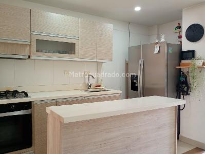 Apartamento de 2 alcobas en venta en Laureles, Medellín, 94 m² · foto 8 de 17