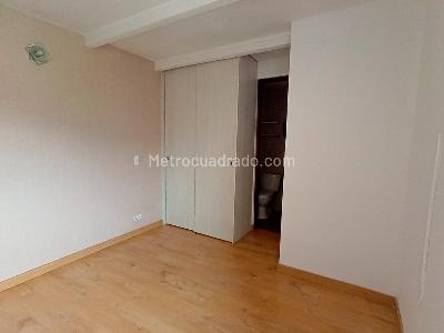 Apartamento en venta en Laureles, Medellín · foto 8 de 15
