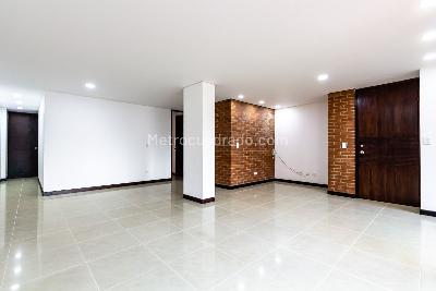 Apartamento de 3 alcobas en venta en Laureles, Medellín, 134 m² · foto 3 de 17