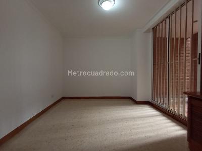Apartamento de 3 alcobas en venta en Laureles, Medellín, 171 m² · foto 10 de 18