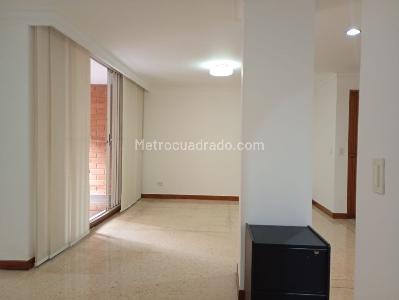 Apartamento de 3 alcobas en venta en Laureles, Medellín, 171 m² · foto 3 de 18