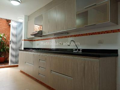 Apartamento de 3 alcobas en venta en Laureles, Medellín, 171 m² · foto 7 de 18