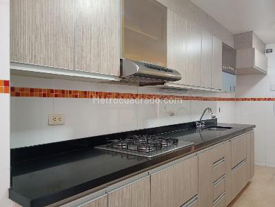 Apartamento de 3 alcobas en venta en Laureles, Medellín, 171 m² · foto 8 de 18