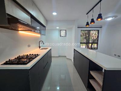 Apartamento de 3 alcobas en venta en Belen, Medellín, 76 m² · foto 4 de 17
