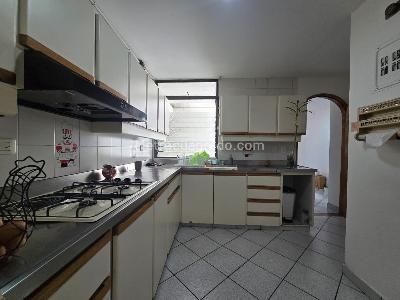 Apartamento de 3 alcobas en venta en Belen, Medellín, 133 m² · foto 7 de 18
