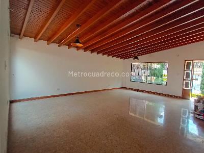 Casa en Arriendo, LAURELES, Medellín