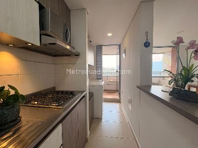 Apartamento de 3 alcobas en venta en Itagüí, Itagüí, 71 m² · foto 4 de 15