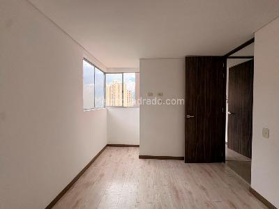 Apartamento de 3 alcobas en venta en Itagüí, Itagüí, 73 m² · foto 10 de 14