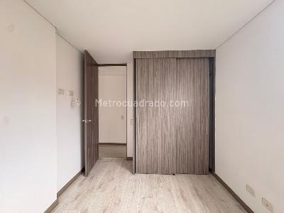 Apartamento de 3 alcobas en venta en Itagüí, Itagüí, 73 m² · foto 11 de 14