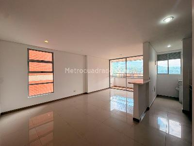 Apartamento de 3 alcobas en venta en Itagüí, Itagüí, 73 m² · foto 3 de 14