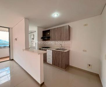 Apartamento de 3 alcobas en venta en Itagüí, Itagüí, 73 m² · foto 5 de 14