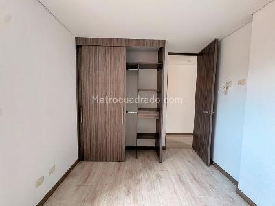 Apartamento de 3 alcobas en venta en Itagüí, Itagüí, 73 m² · foto 8 de 14