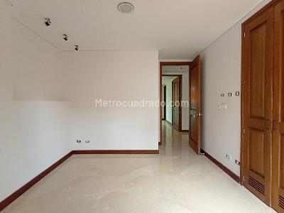 Apartamento de 3 alcobas en venta en Laureles, Medellín, 128 m² · foto 10 de 19