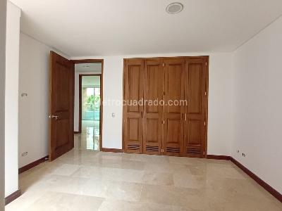 Apartamento de 3 alcobas en venta en Laureles, Medellín, 128 m² · foto 11 de 19