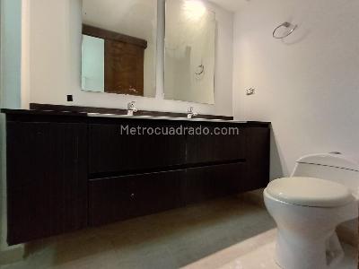 Apartamento de 3 alcobas en venta en Laureles, Medellín, 128 m² · foto 16 de 19