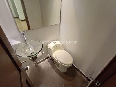 Apartamento de 3 alcobas en venta en Laureles, Medellín, 128 m² · foto 18 de 19
