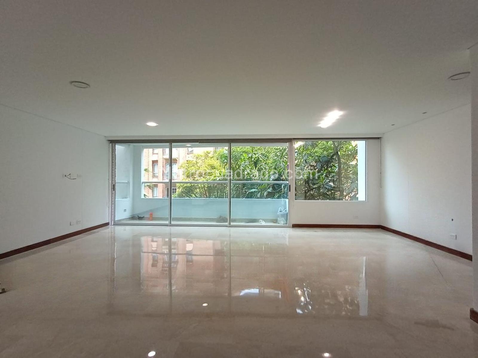 Apartamento de 3 habitaciones en venta en Laureles, Medellín — imagen 1 de 19