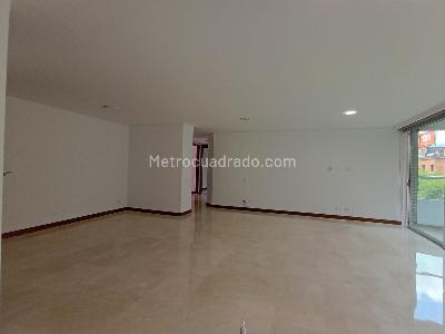 Apartamento de 3 alcobas en venta en Laureles, Medellín, 128 m² · foto 2 de 19